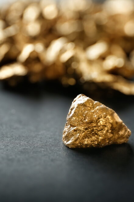 Goldnachfrage steigt 2022 auf höchsten Wert seit zehn Jahren